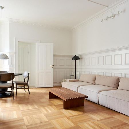 Spacious 3 Bedroom Manor Flat Next To Tivoli Copenhagen Exterior photo